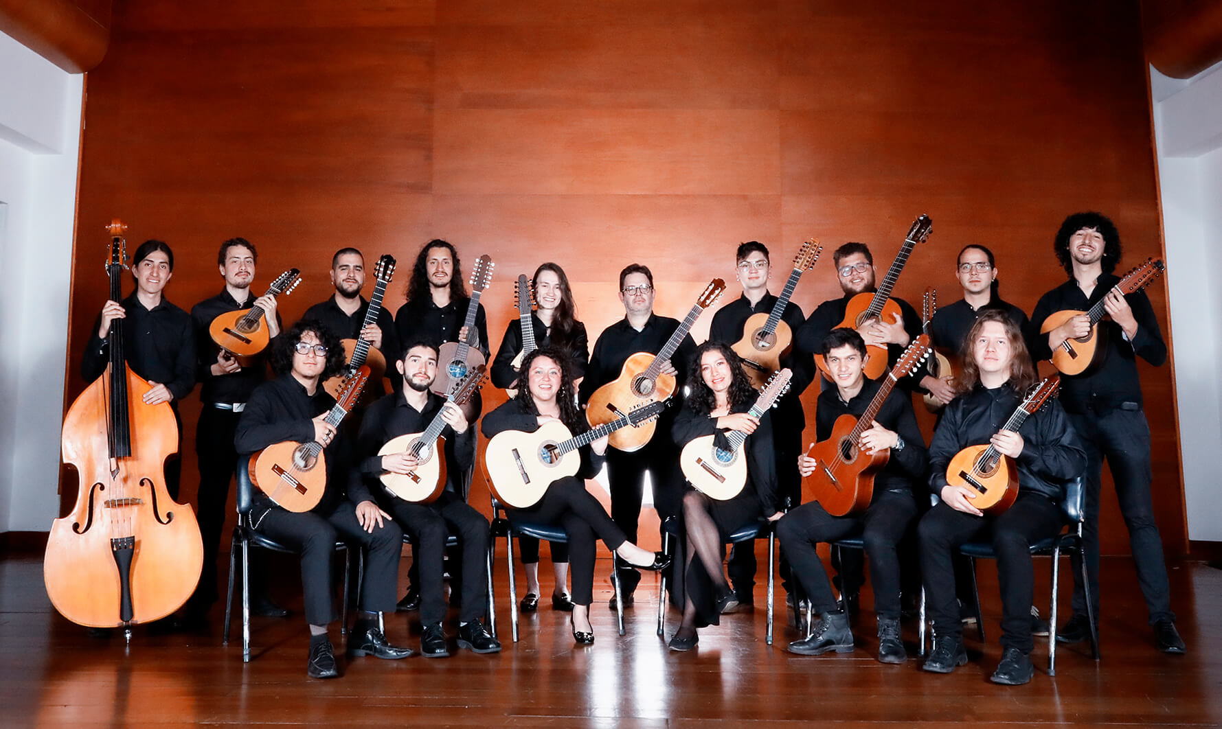 Filarmónica de Música Colombiana de la Orquesta Filarmónica de Bogotá - Director: Jorge Andrés Arbeláez, Colombia