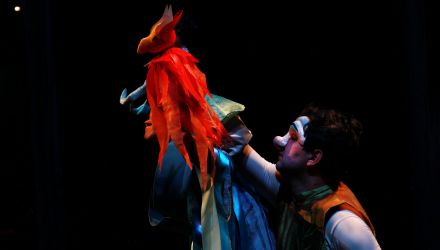 El Baúl de la Fantasía, Colombia - ‘El pájaro de fuego’ - Director: Sergio Murillo - Beca de Creación Escénica Multidisciplinar para la Primera Infancia