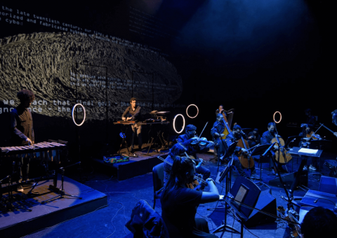 El artista de música electrónica Julio Victoria presenta una innovadora propuesta de fusión junto a la orquesta Nueva Filarmonía en el Teatro Mayor Julio Mario Santo Domingo  