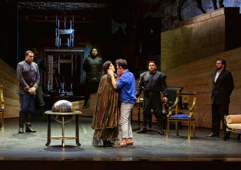 ‘Tosca’, una de las óperas más populares de la historia, regresa al Teatro Mayor Julio Mario Santo Domingo bajo la dirección musical de Andrés Orozco-Estrada y la dirección escénica de Pedro Salazar